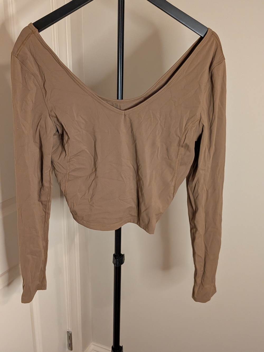 CRZ YOGA Women's Butterluxe Double Lined Long Sleeve V-Neck Cropped Top